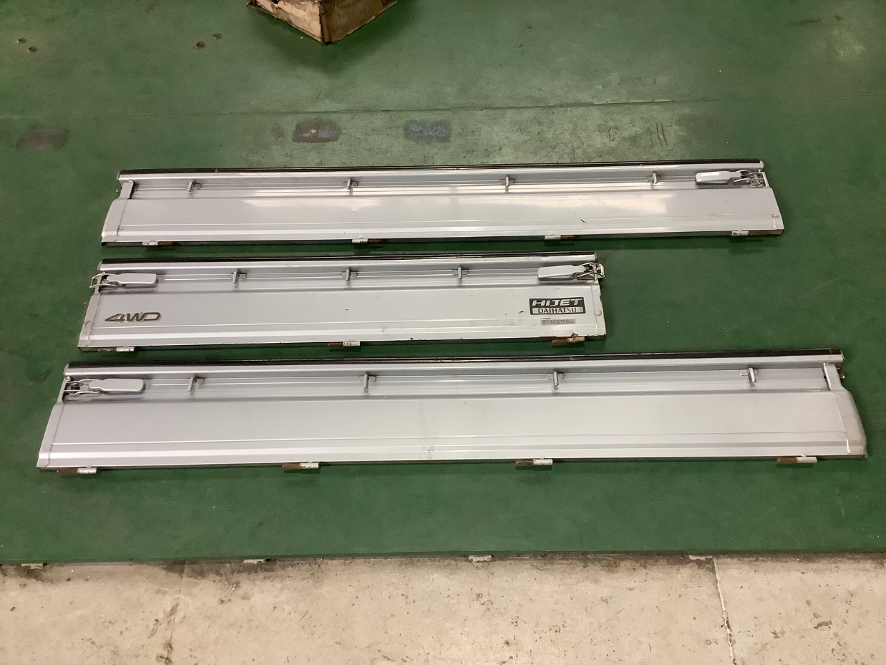 AORI (SIDING PLATE) REAR - Hijet Truck Ref:SP371515_9807 1/1